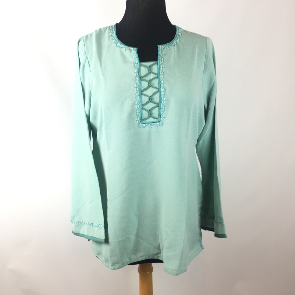 Embroidered aqua blue top vacation lightweight NWT
